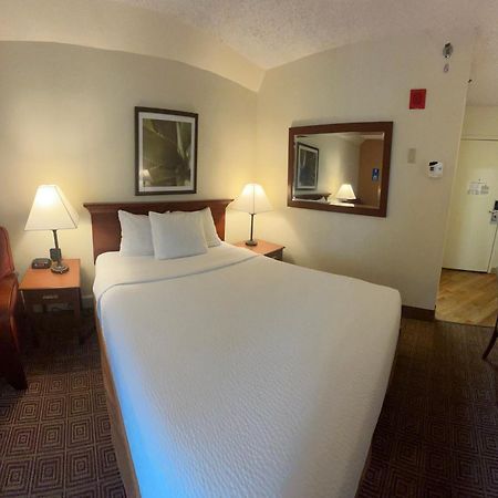 La Quinta By Wyndham Stamford / New York City Exterior foto