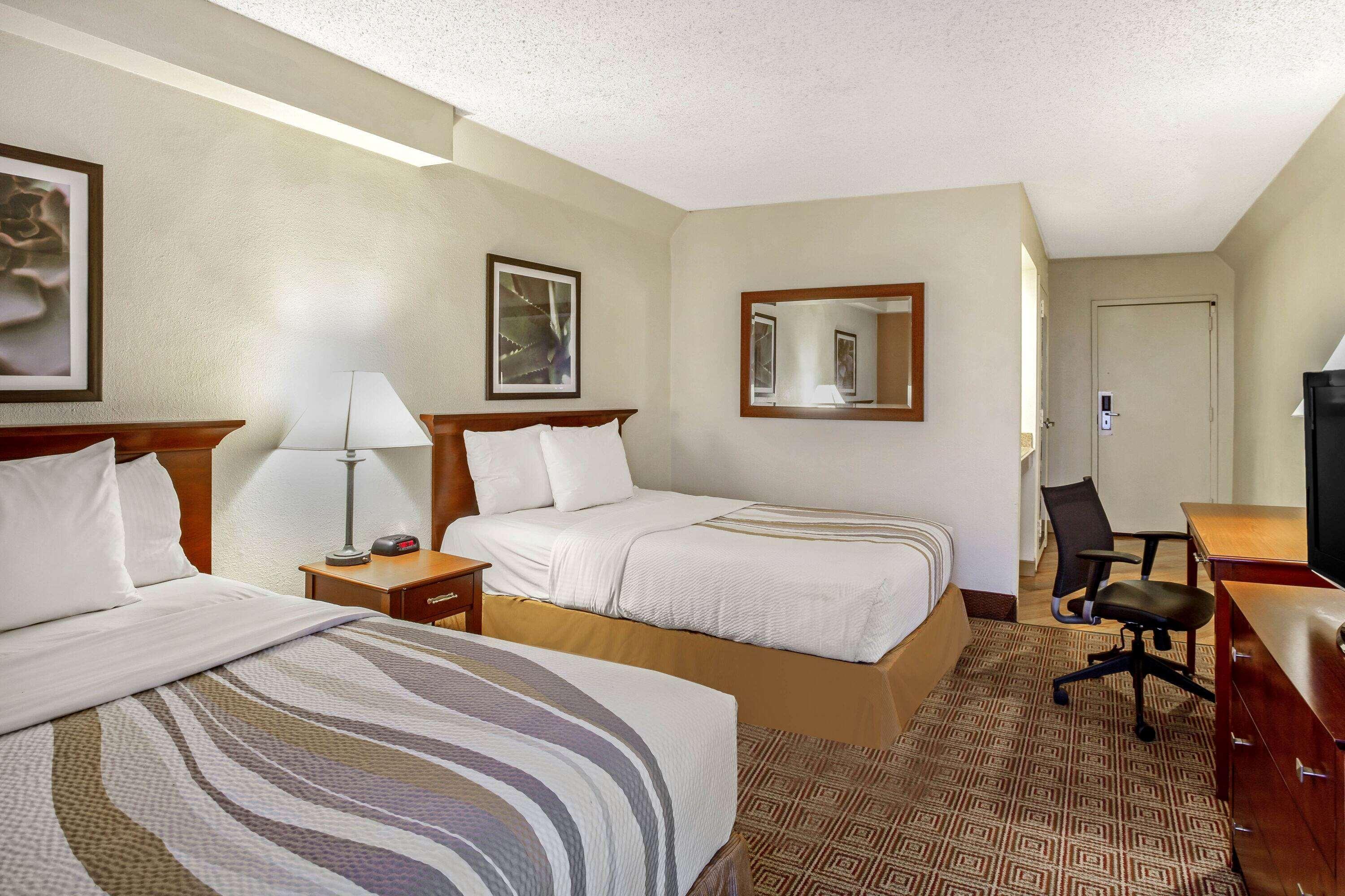 La Quinta By Wyndham Stamford / New York City Exterior foto