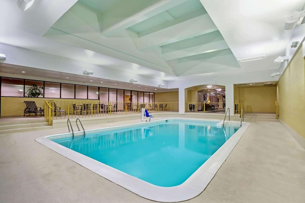 La Quinta By Wyndham Stamford / New York City Exterior foto