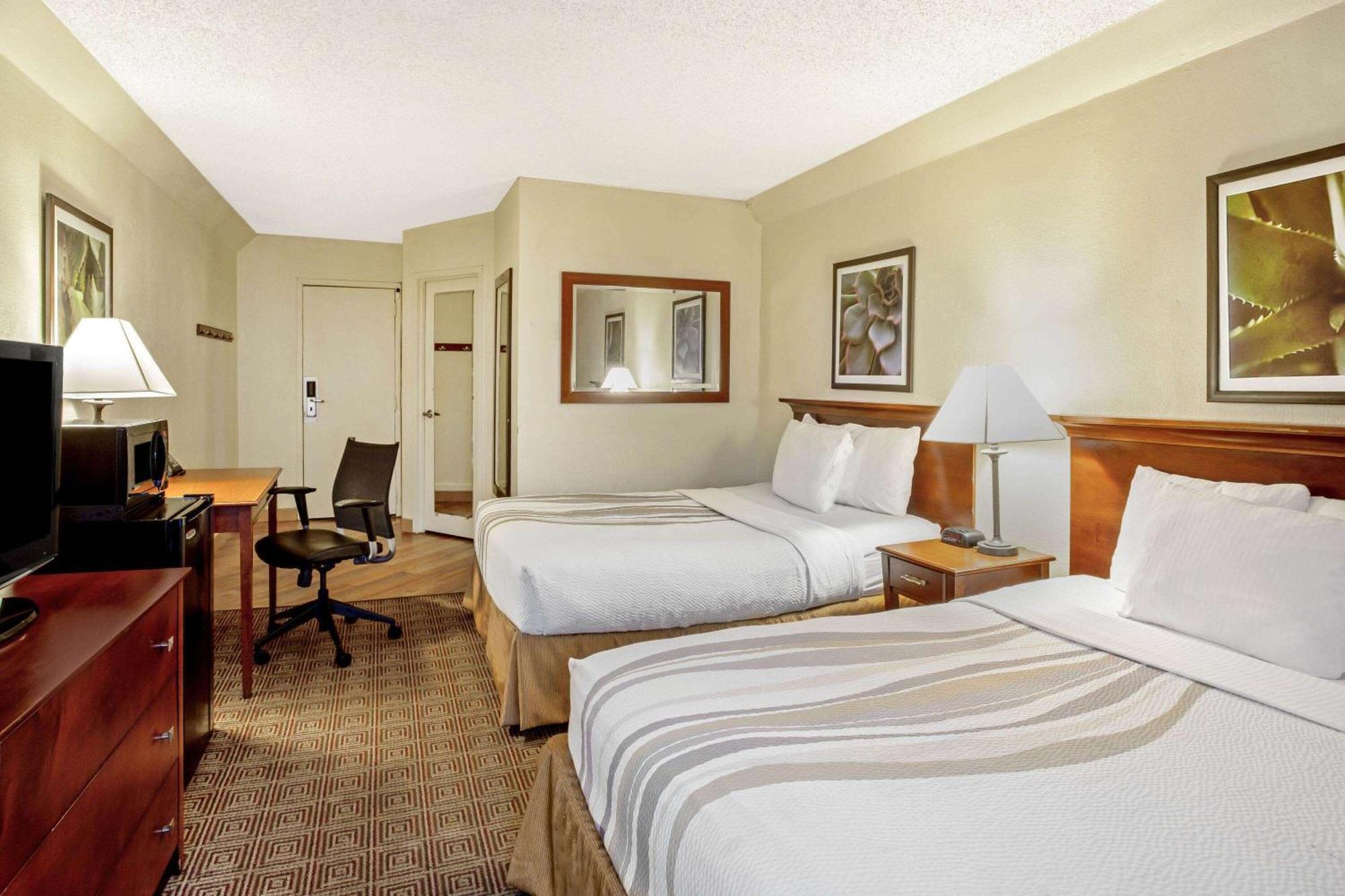 La Quinta By Wyndham Stamford / New York City Exterior foto