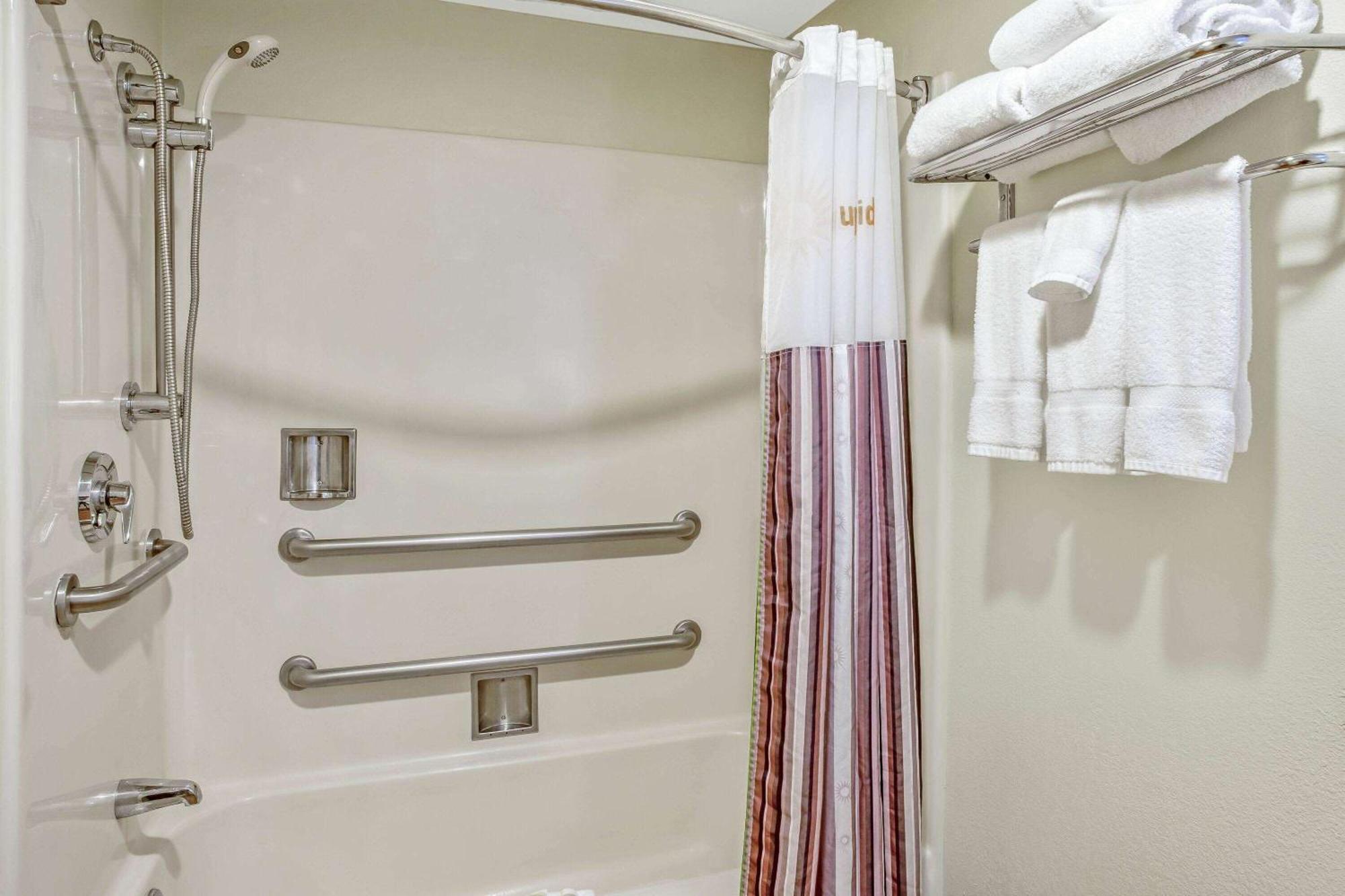 La Quinta By Wyndham Stamford / New York City Exterior foto