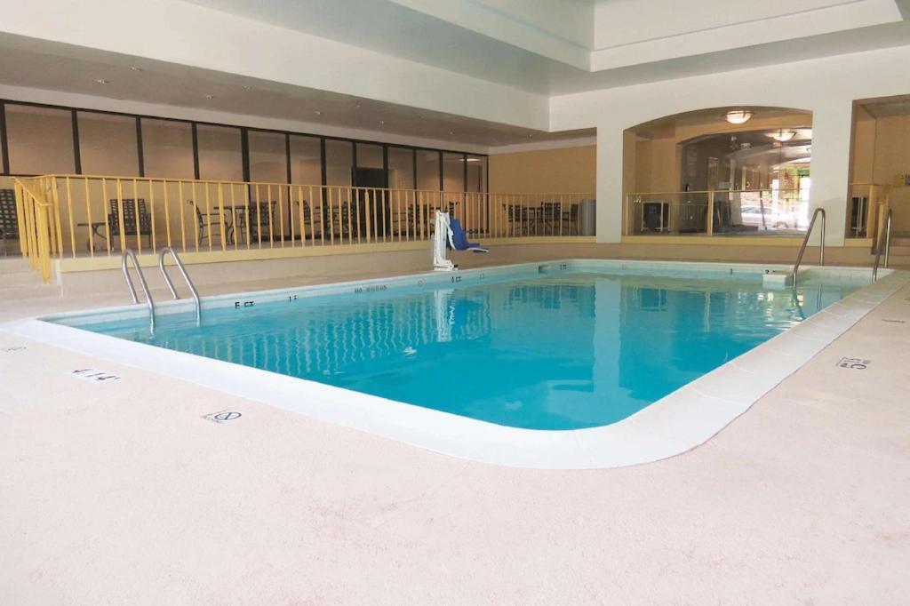 La Quinta By Wyndham Stamford / New York City Exterior foto